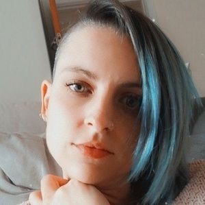 Meet your Posher, Hayley